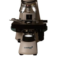 Mikroskop Levenhuk 500T trinokulární